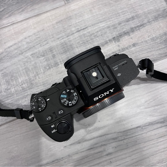 Sony a7 III Mirrorless Camera All Included - Picture 2 of 6
